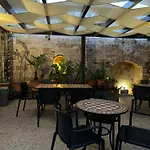 Pensión Eleni 3*