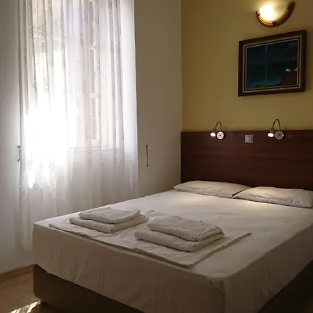 叶莱尼旅馆 3* Rhodes City