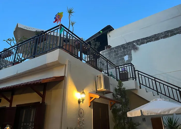 Гостьовий будинок Eleni 3*