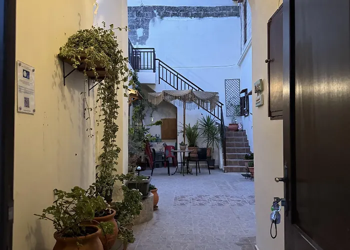 Гостьовий будинок Eleni Rhodes City